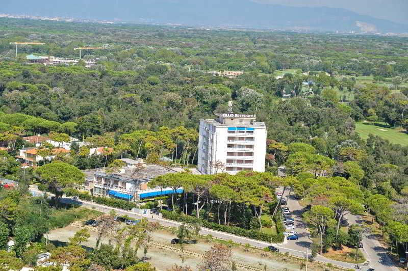 Grand Hotel Golf ตีร์เรเนีย ภายนอก รูปภาพ