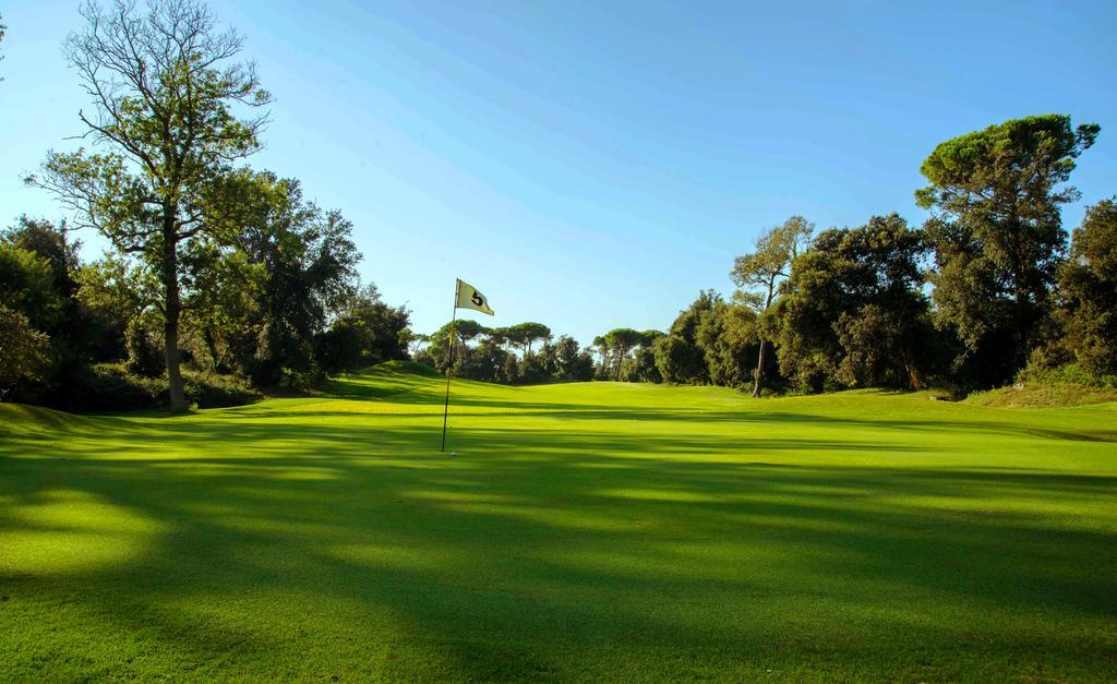 Grand Hotel Golf ตีร์เรเนีย ภายนอก รูปภาพ
