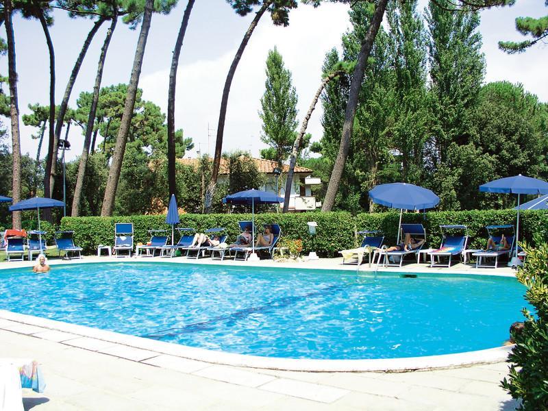 Grand Hotel Golf ตีร์เรเนีย ภายนอก รูปภาพ