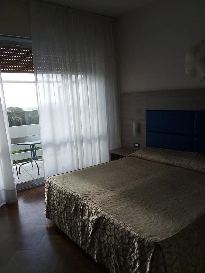 Grand Hotel Golf ตีร์เรเนีย ภายนอก รูปภาพ